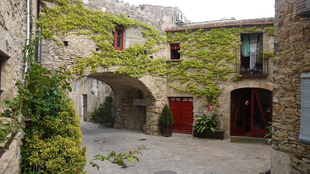 Hotel Restaurant El Pati Peratallada Exteriör bild