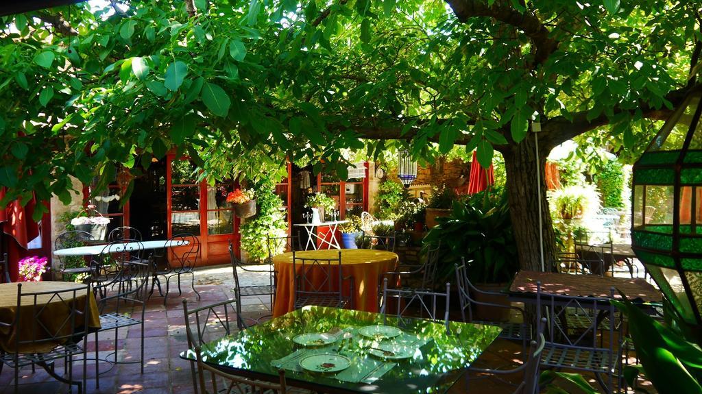 Hotel Restaurant El Pati Peratallada Exteriör bild