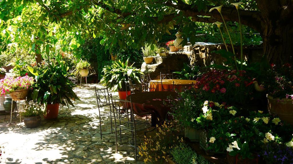 Hotel Restaurant El Pati Peratallada Exteriör bild